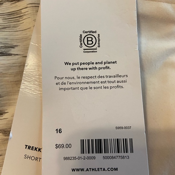 Athleta brand new pair of shorts.  Perfect for summer. - Picture 6 of 8